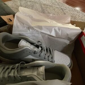 Nike grey dunks